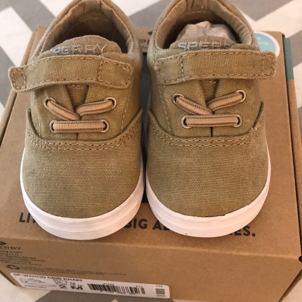 Sperry Tan Wahoo Crib Shoes 😍